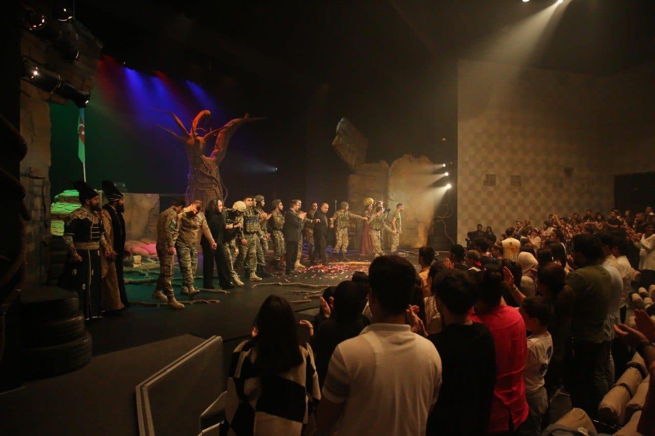Gənc Tamaşaçılar Teatrında “Balaca Kişilər” tamaşasının nümayişi keçirilib - FOTOLAR