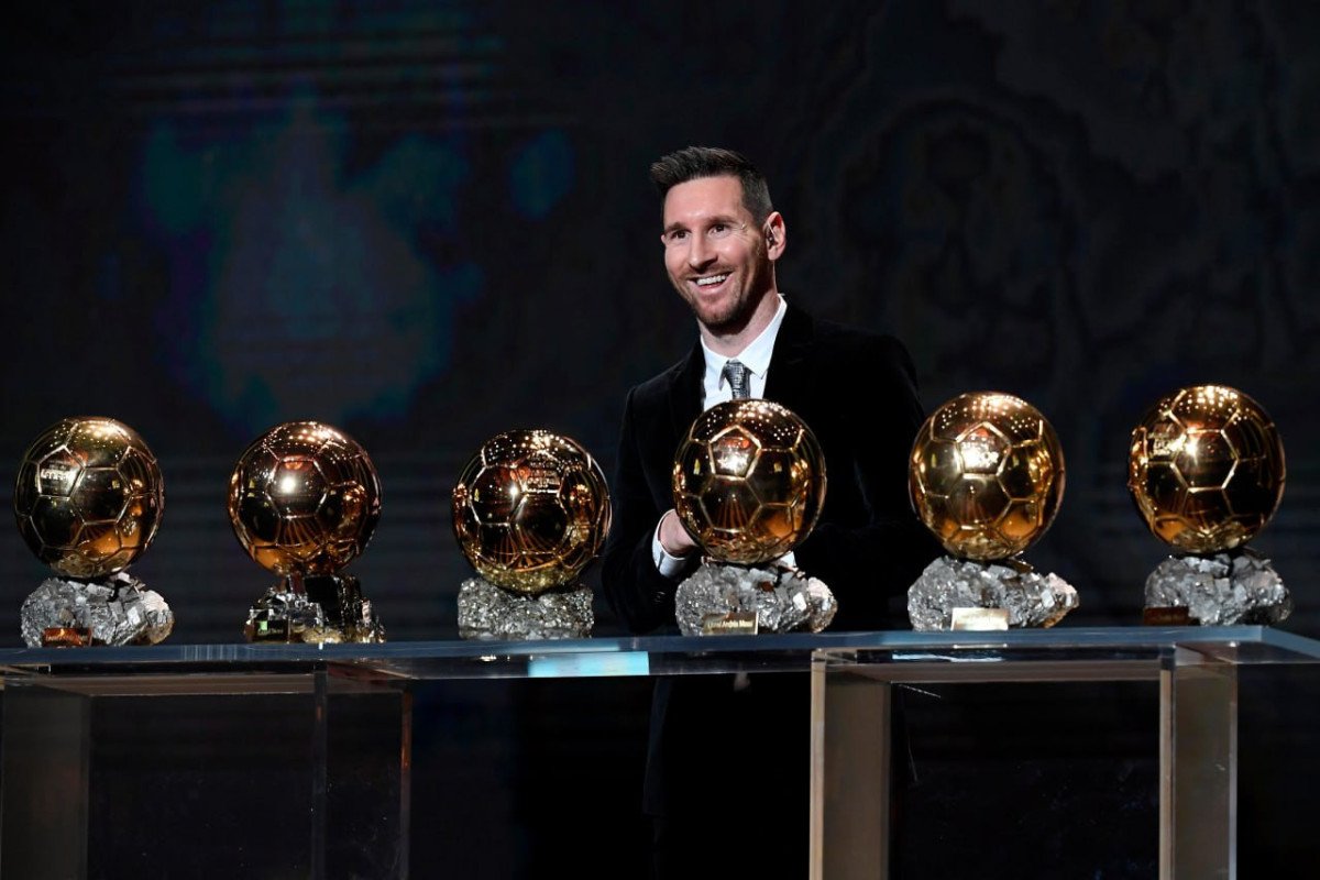 Messi 8-ci dəfə "Qızıl top"un sahibi oldu