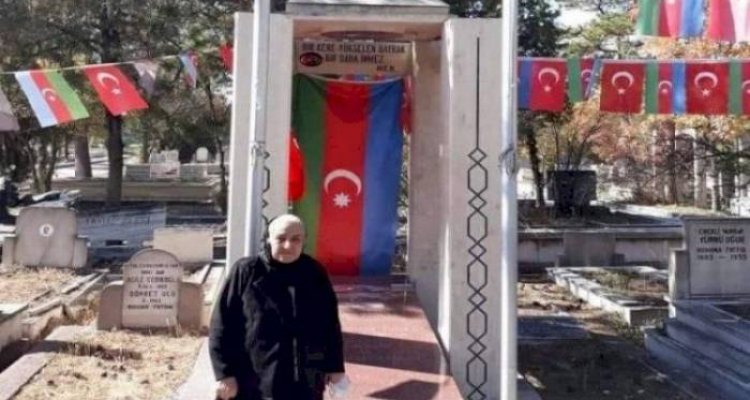 Polad Həşimovun anası Rəsulzadənin məzarını ziyarət etdi