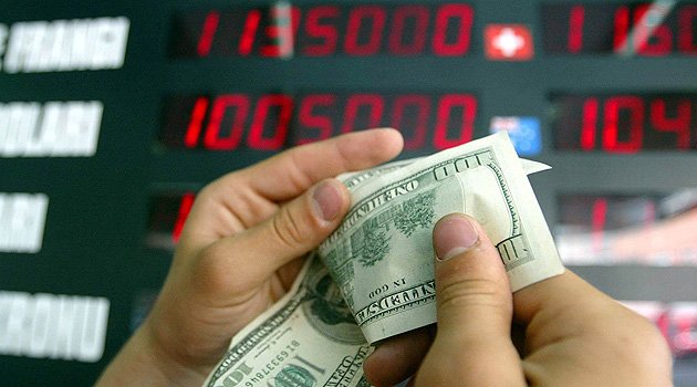 “Devalvasiya ehtimalı dollara tələbatı artırır” - Bankların valyuta satışında ARTIM