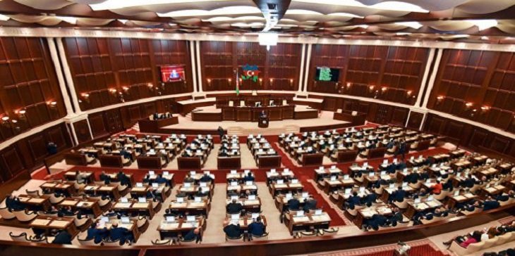 “Media haqqında” qanun layihəsi Milli Məclisin gündəliyindən çıxarıldı