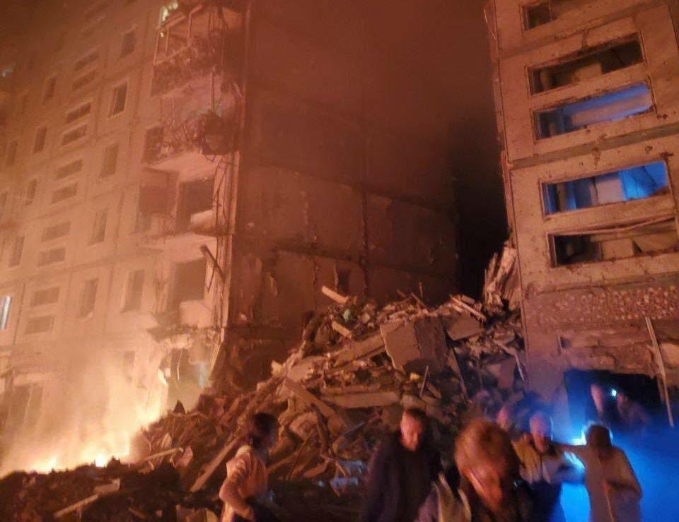 Rusiya Zaparojyeni bombaladı: 17 ölü, 40 yaralı var