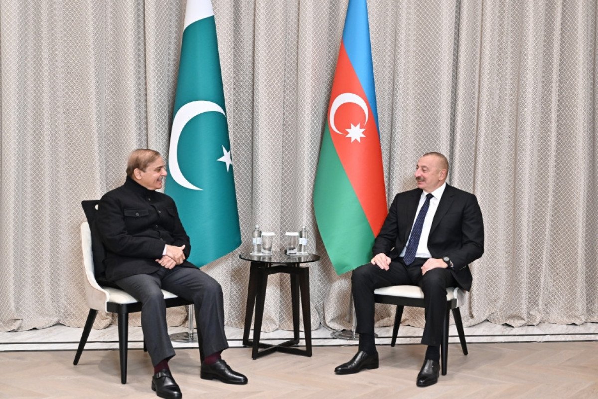 Prezident İlham Əliyev Astanada Pakistanın Baş naziri ilə görüşüb