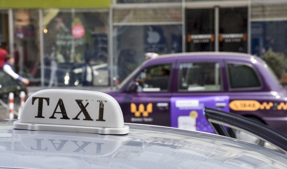 Taksi sürücüsünün telefonlarını oğurlayan Masallı sakini tutulub - FOTO