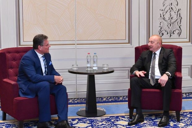 Prezident İlham Əliyev Belçikaya səfər edib, Avropa Komissiyasının vitse-prezidenti ilə görüşüb